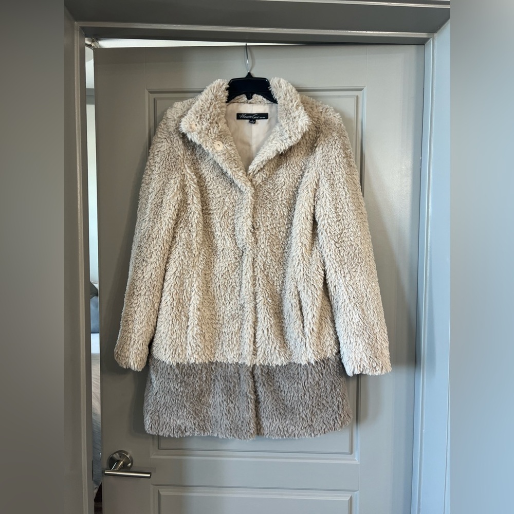 Super adorable and cozy Kenneth Cole coat 🤎🧸